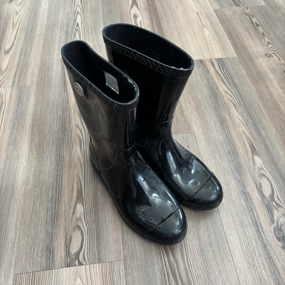 UGG Glossy Black Women's Rain Boots